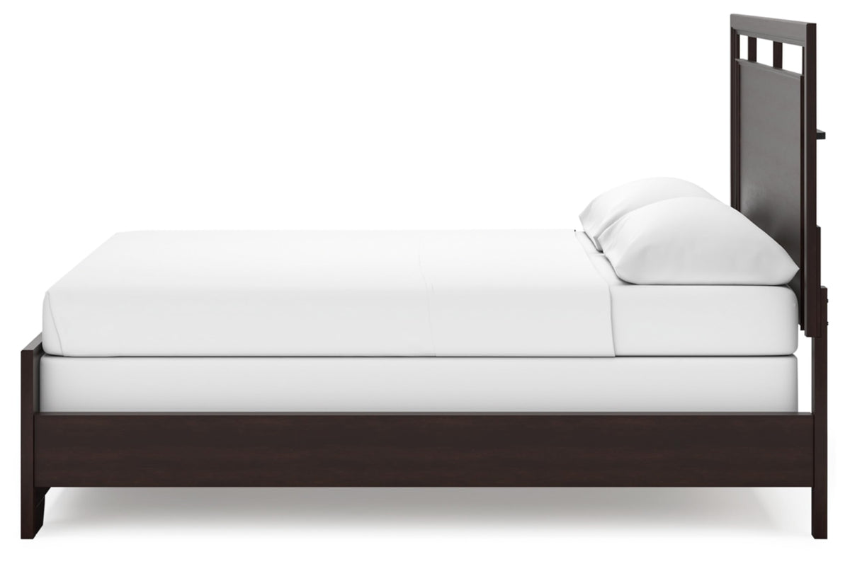 California King Panel Bed O49591
